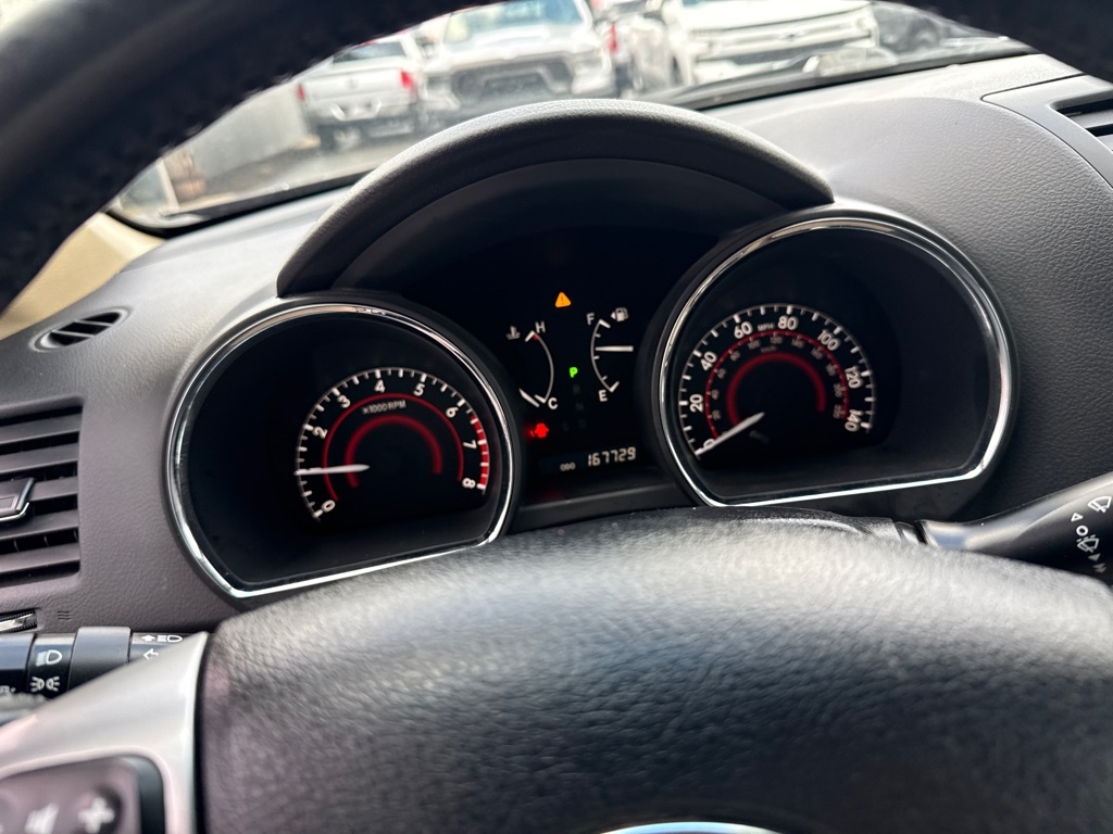 Toyota Highlander 4WD 4dr V6 Base (Natl) 2011