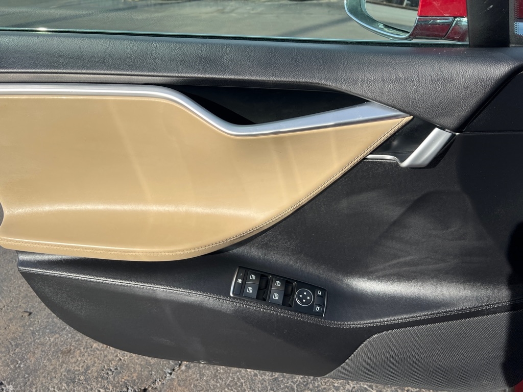 Tesla Model S 4dr Sdn 2013