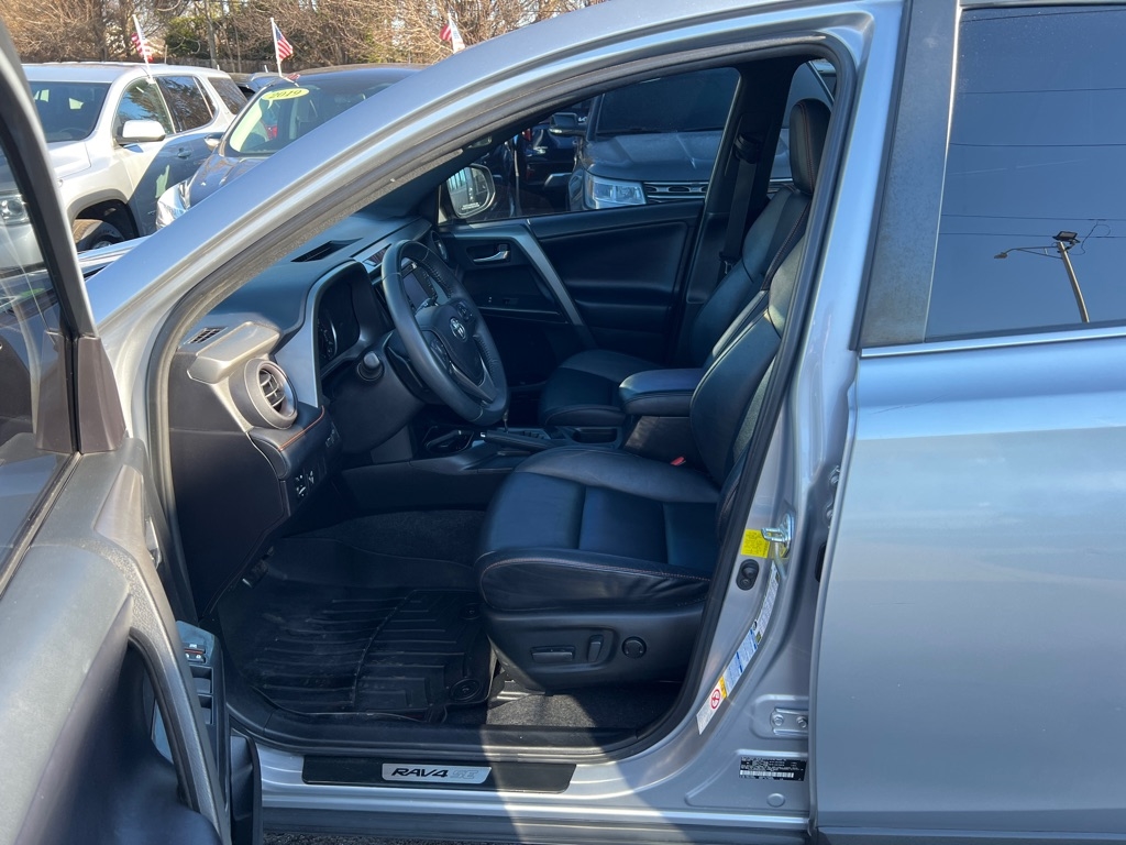 Toyota RAV4 AWD 4dr SE (Natl) 2016