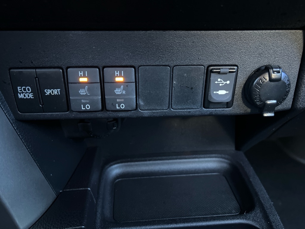 Toyota RAV4 AWD 4dr SE (Natl) 2016