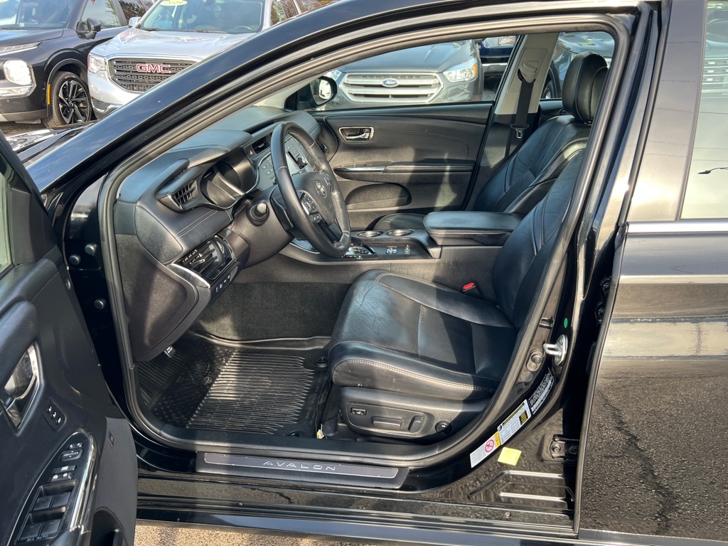 Toyota Avalon XLE Premium (Natl) 2018