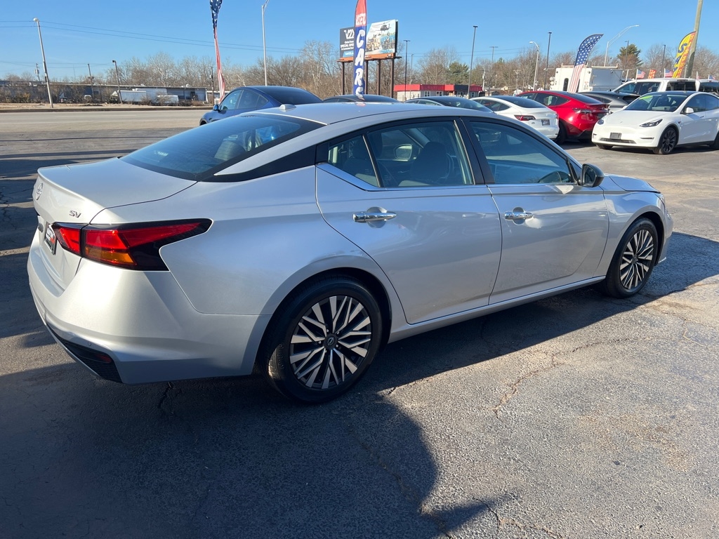 Nissan Altima 2.5 SV Sedan 2024