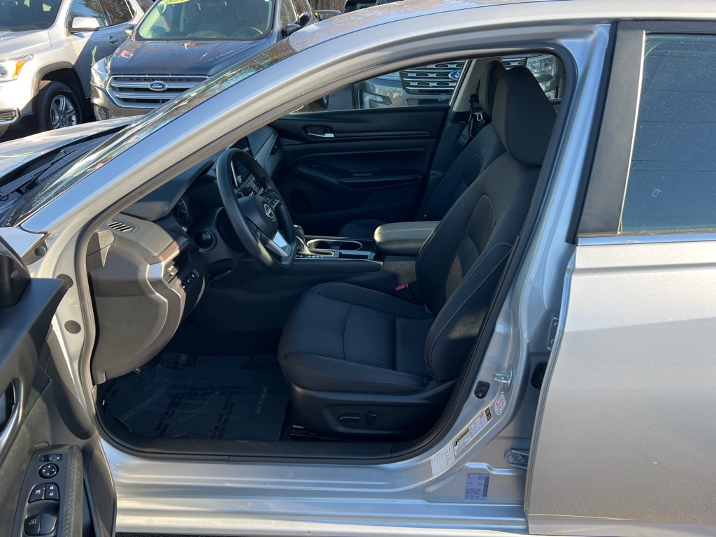 Nissan Altima 2.5 SV Sedan 2024