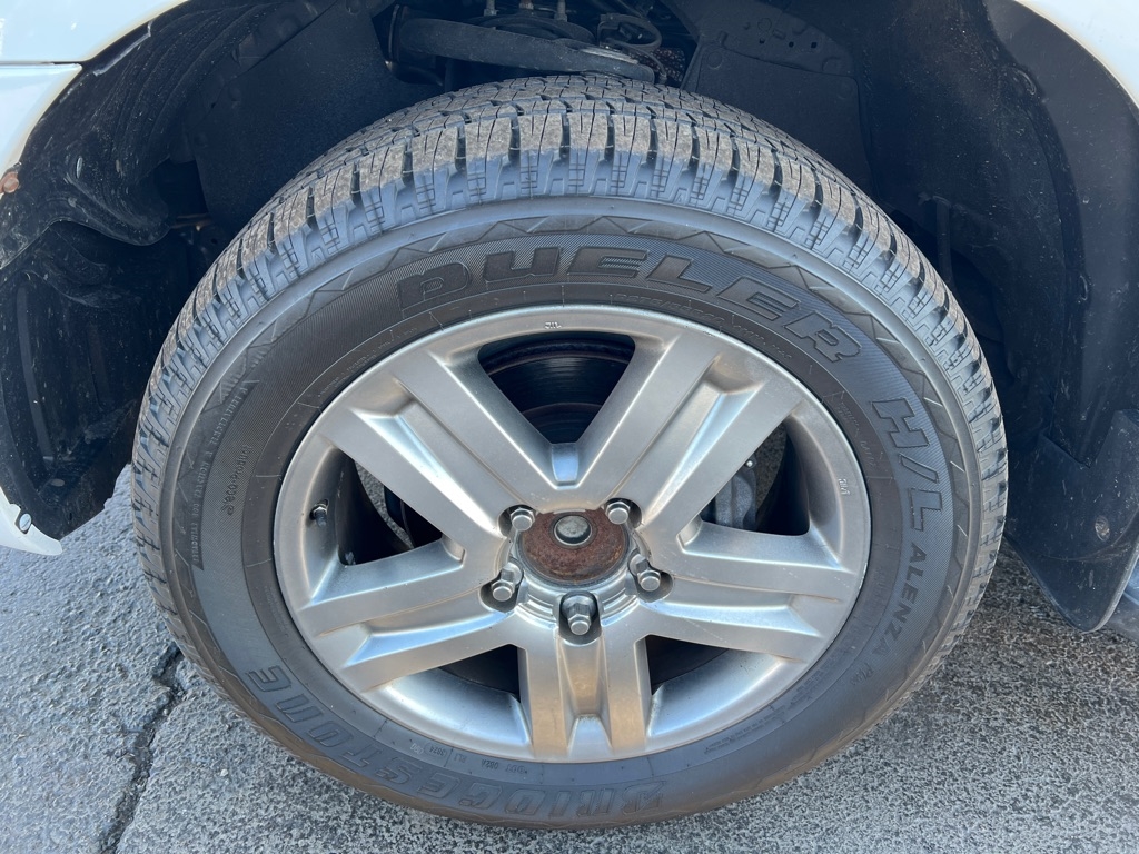 Toyota Sequoia RWD 5.7L SR5 (Natl) 2012