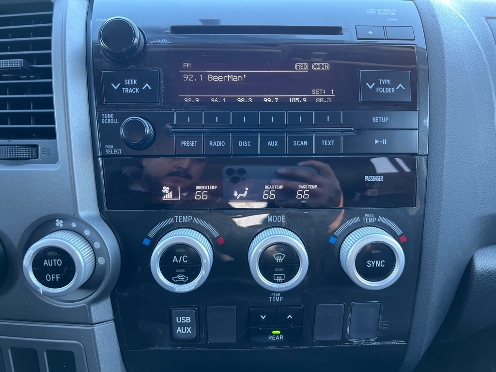 Toyota Sequoia RWD 5.7L SR5 (Natl) 2012