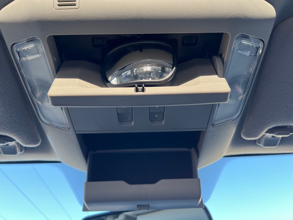 Toyota Sequoia RWD 5.7L SR5 (Natl) 2012