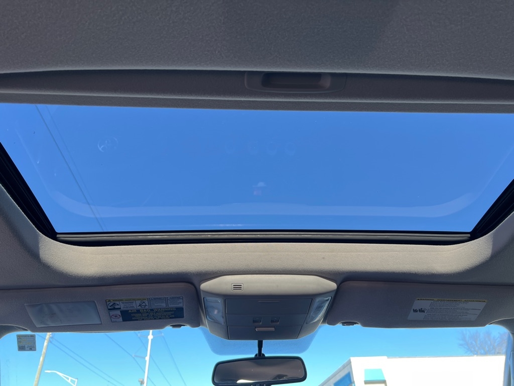 Toyota Sequoia RWD 5.7L SR5 (Natl) 2012