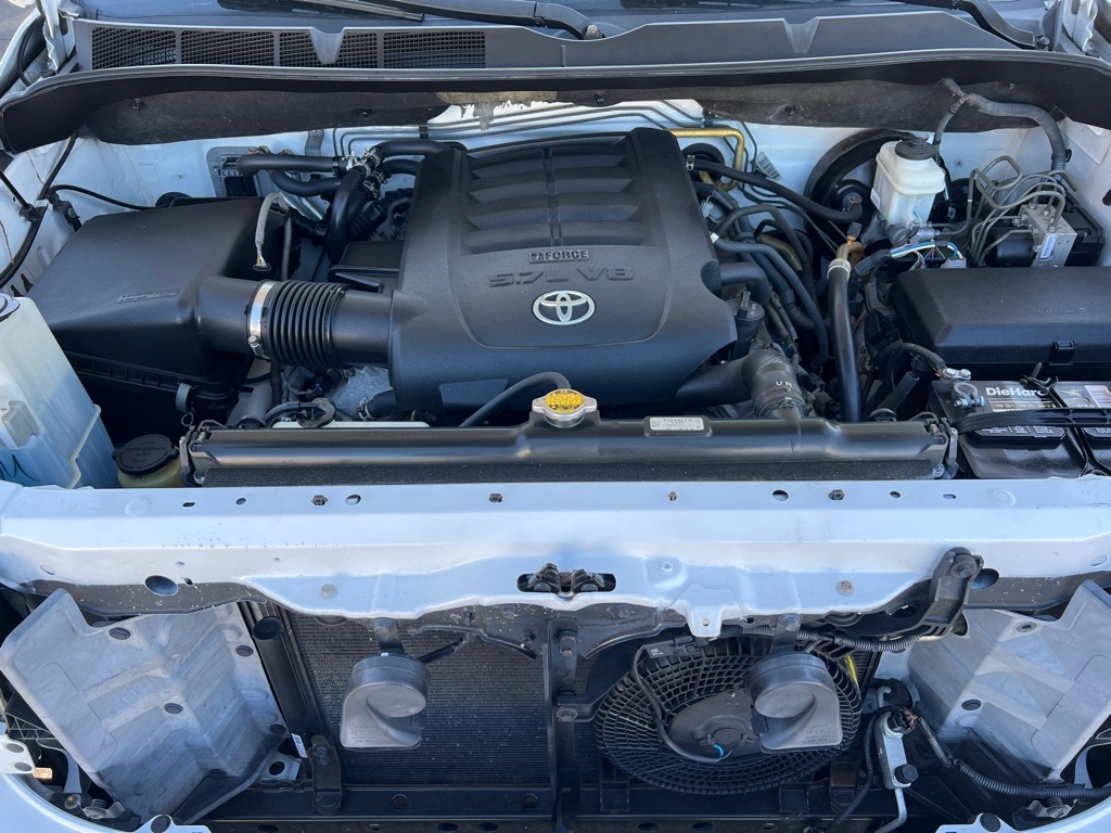 Toyota Sequoia RWD 5.7L SR5 (Natl) 2012