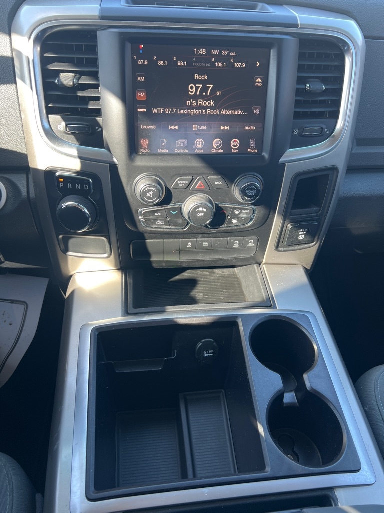 RAM 1500 2WD Crew Cab 140.5" Lone Star 2015