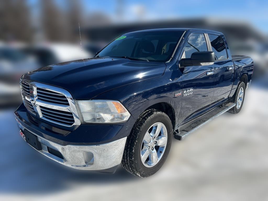 2015 RAM 1500 2WD Crew Cab 140.5" Lone Star