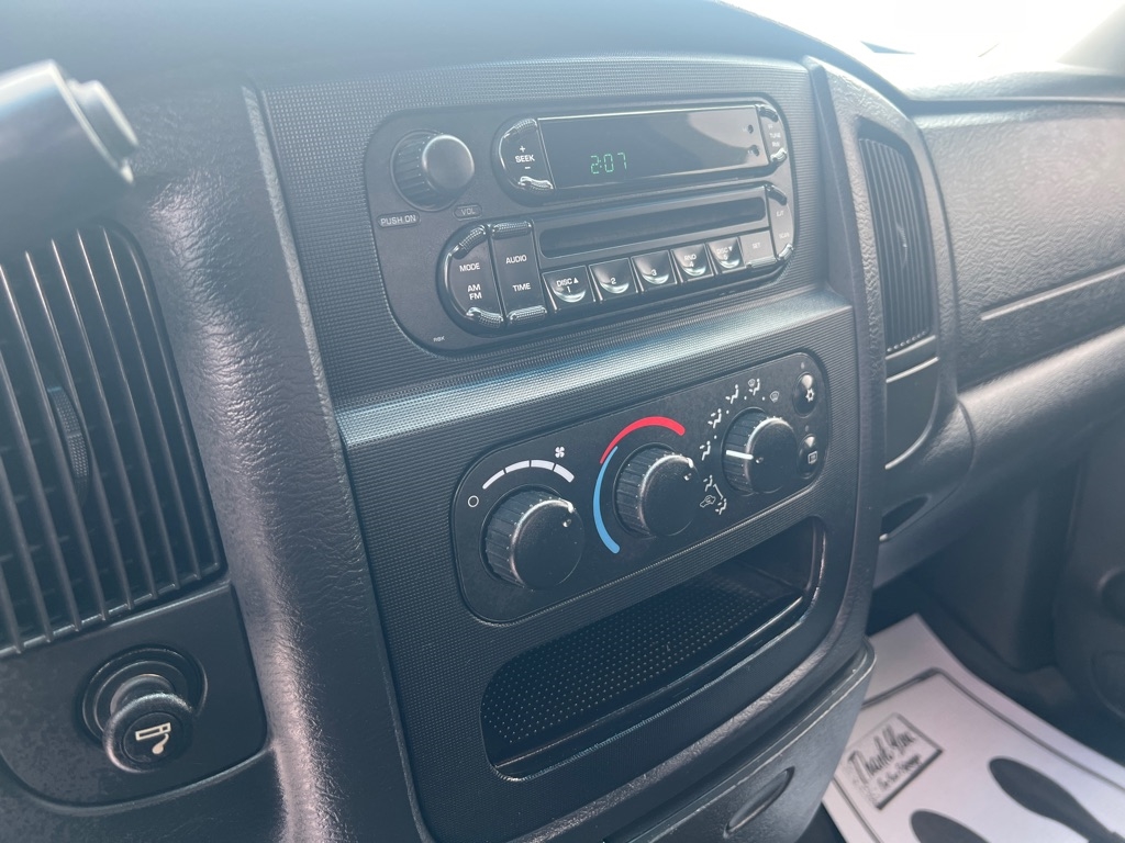 Dodge Ram 2500 4dr Quad Cab 140.5" WB 4WD SLT 2005