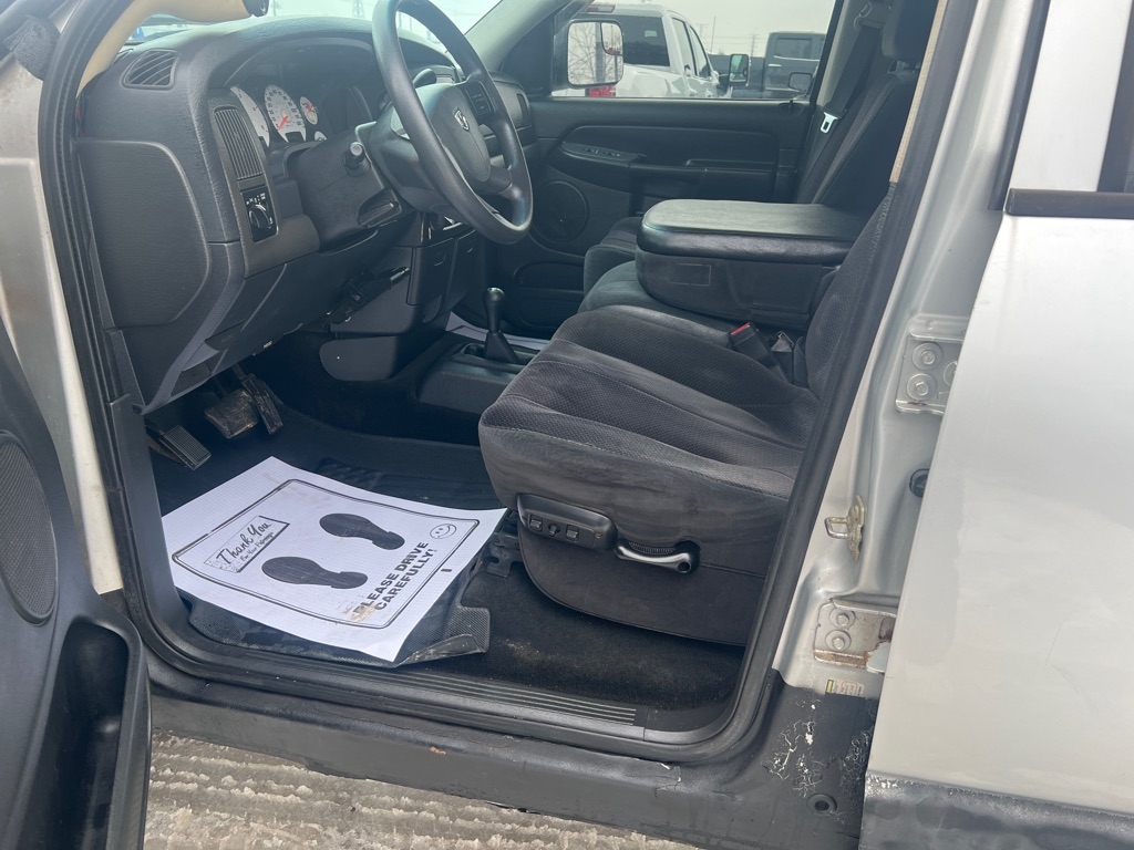 Dodge Ram 2500 4dr Quad Cab 140.5" WB 4WD SLT 2005