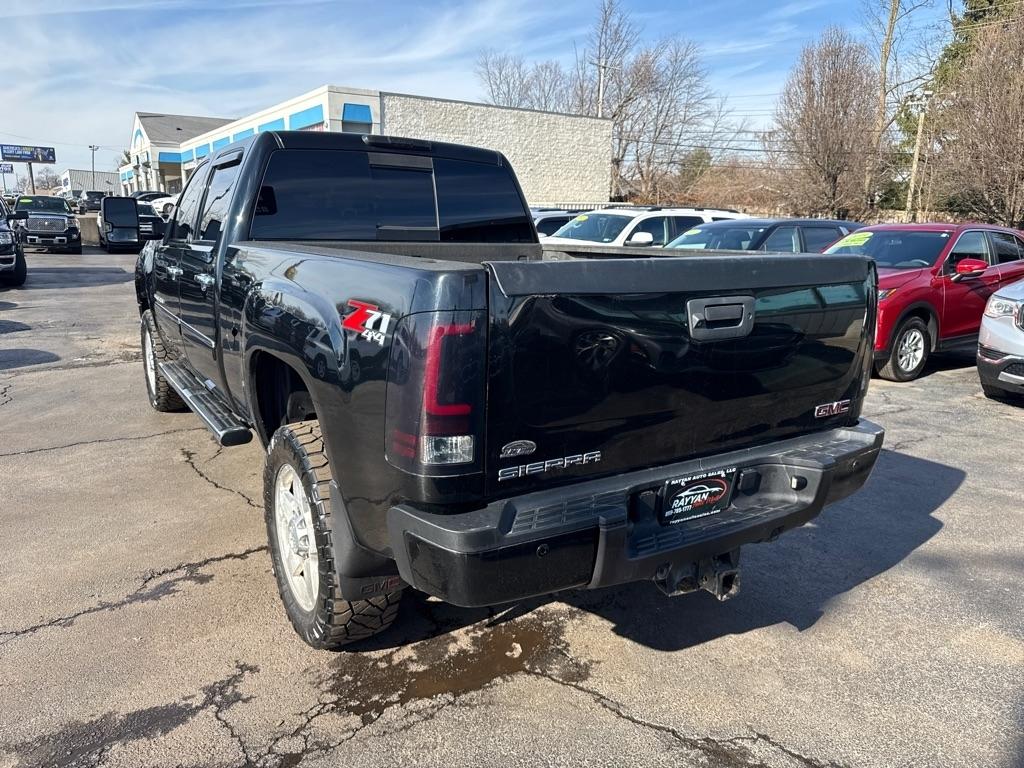 GMC Sierra 2500HD 4WD Crew Cab 153.7" Denali 2014