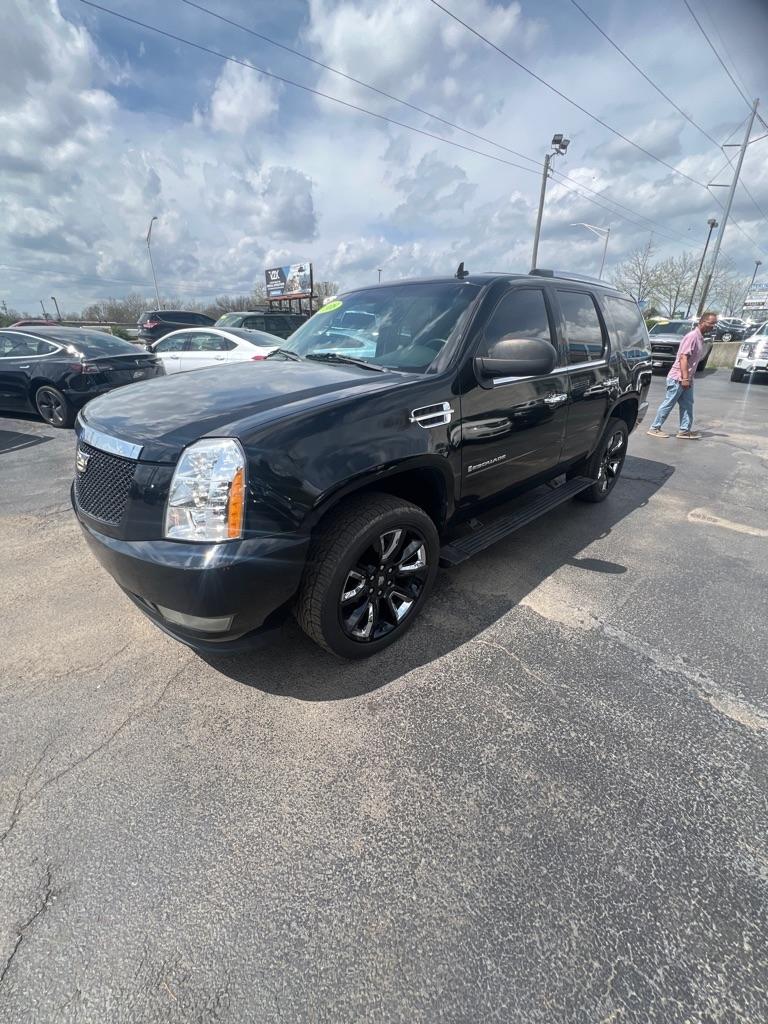 View vehicle photo 3