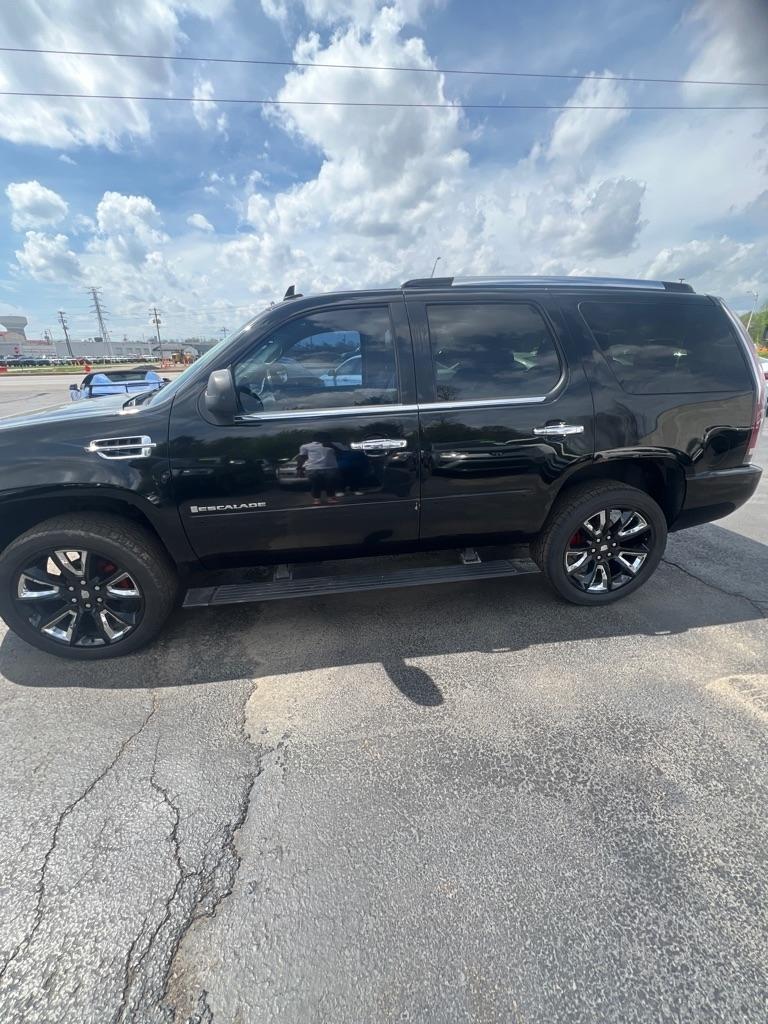 View vehicle photo 5