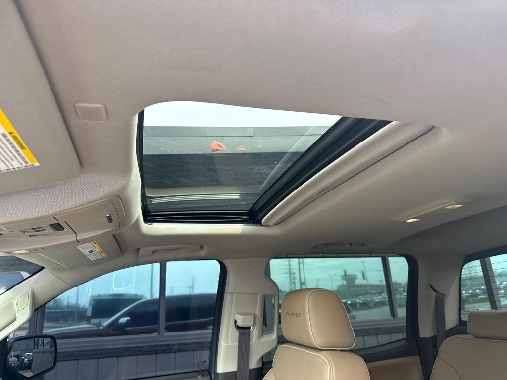 GMC Sierra 1500 4WD Crew Cab 143.5" Denali 2018