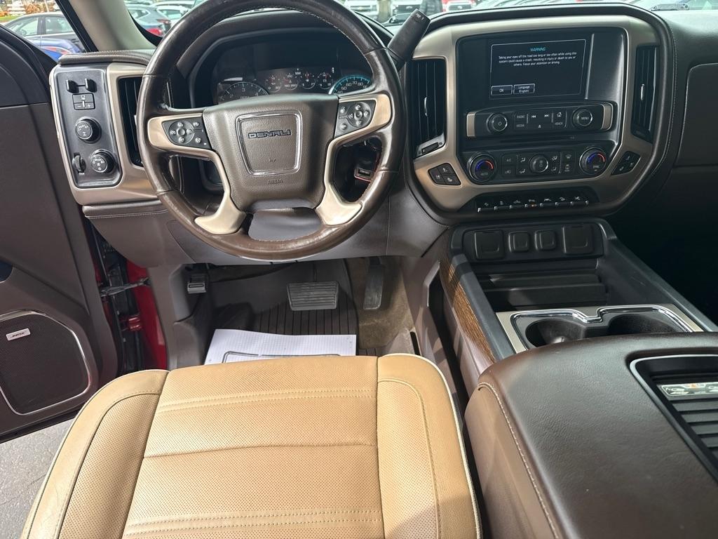 GMC Sierra 1500 4WD Crew Cab 143.5" Denali 2018