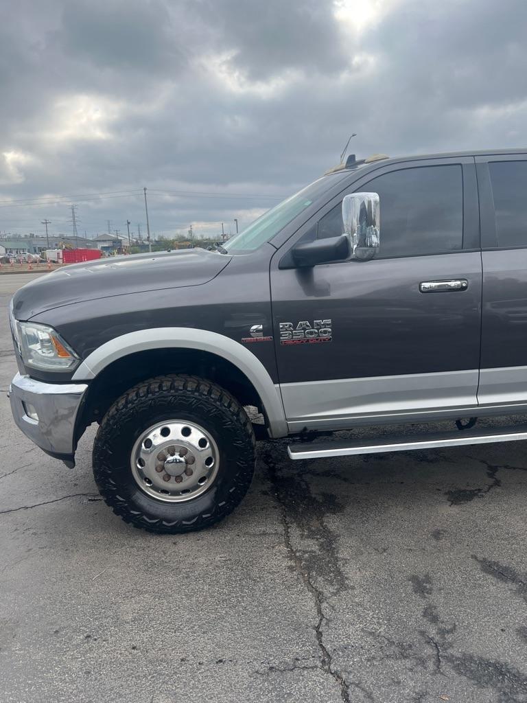 RAM 3500 4WD Mega Cab 160.5" Laramie 2015