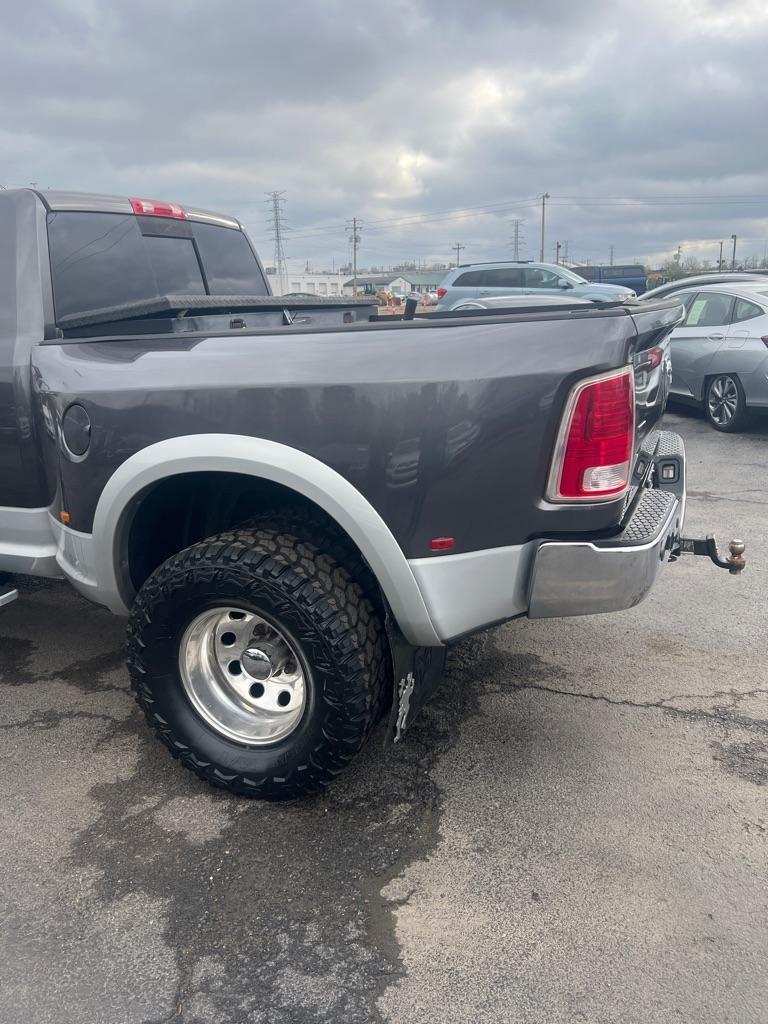 RAM 3500 4WD Mega Cab 160.5" Laramie 2015