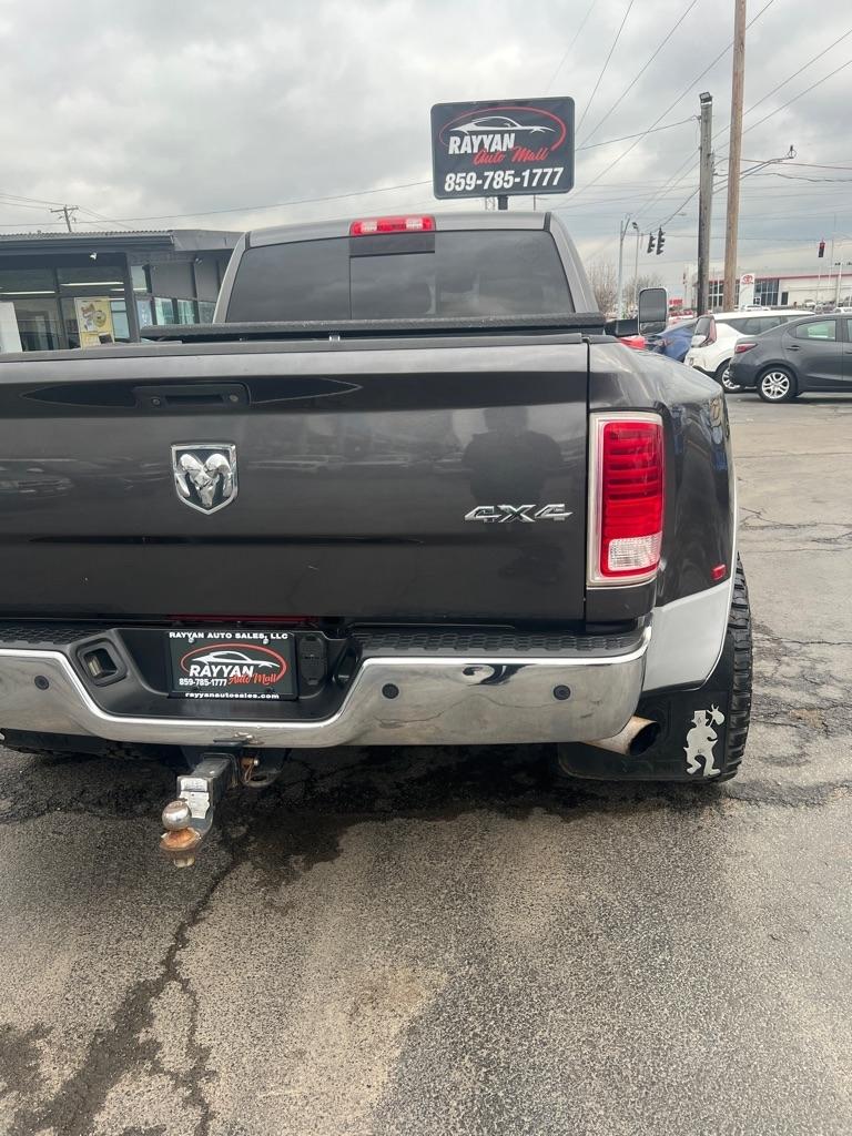 RAM 3500 4WD Mega Cab 160.5" Laramie 2015