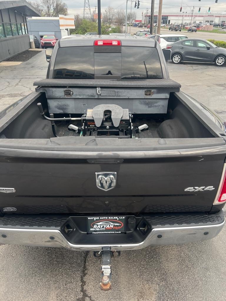 RAM 3500 4WD Mega Cab 160.5" Laramie 2015