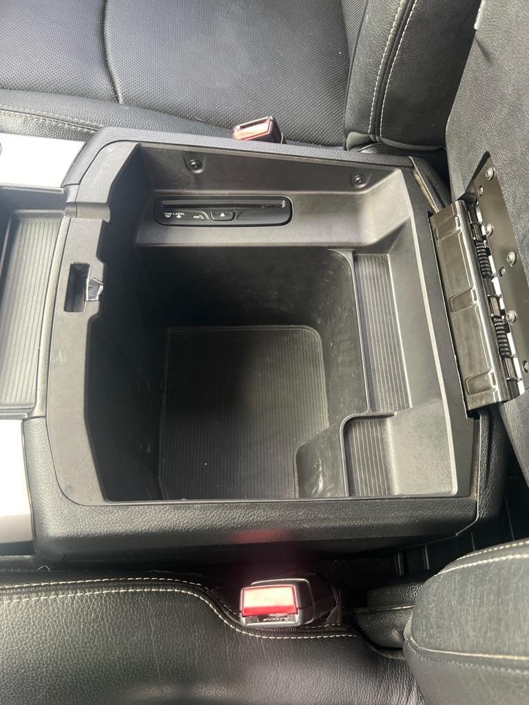 RAM 3500 4WD Mega Cab 160.5" Laramie 2015