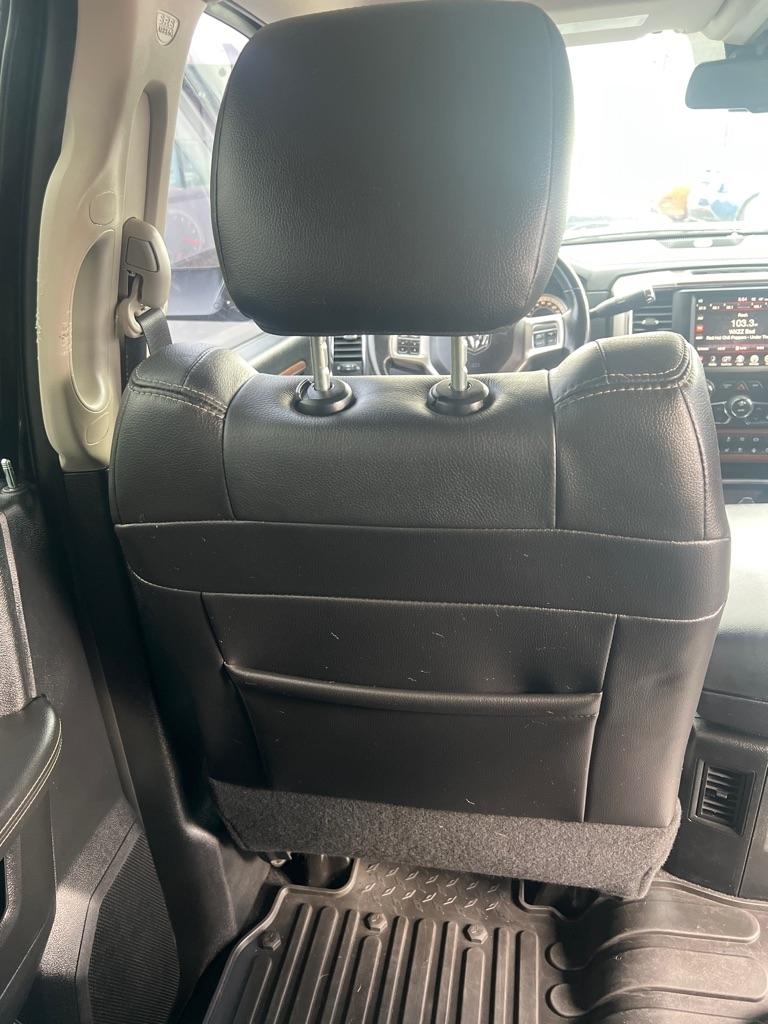 RAM 3500 4WD Mega Cab 160.5" Laramie 2015