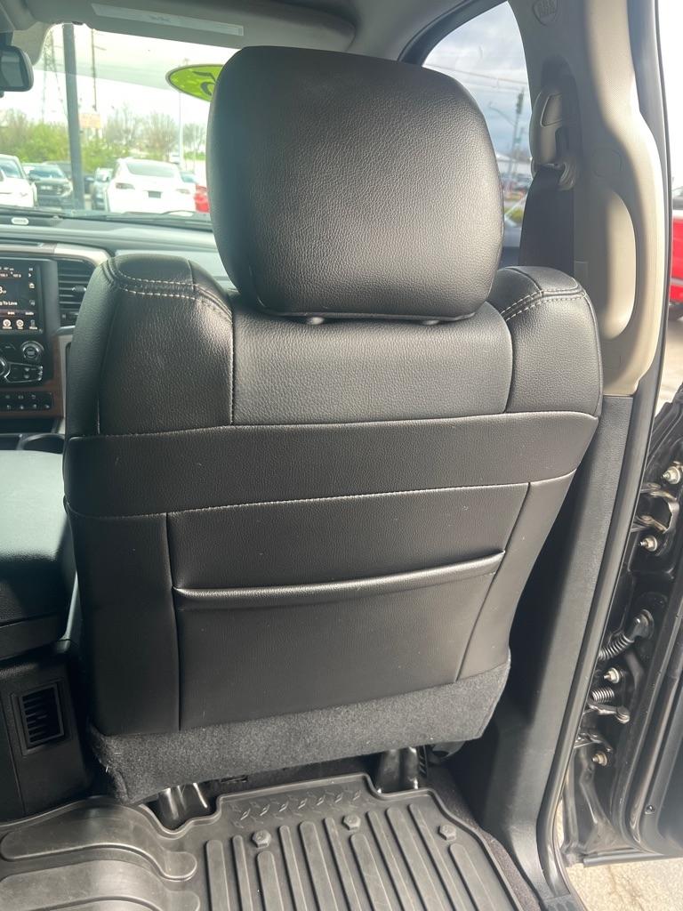 RAM 3500 4WD Mega Cab 160.5" Laramie 2015