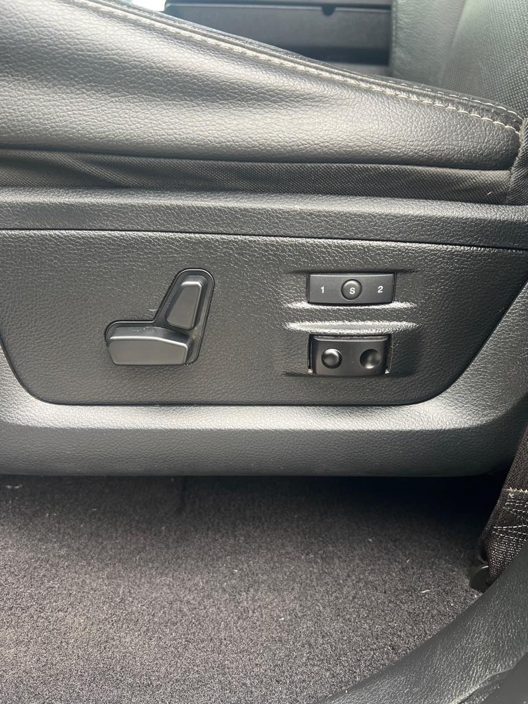 RAM 3500 4WD Mega Cab 160.5" Laramie 2015