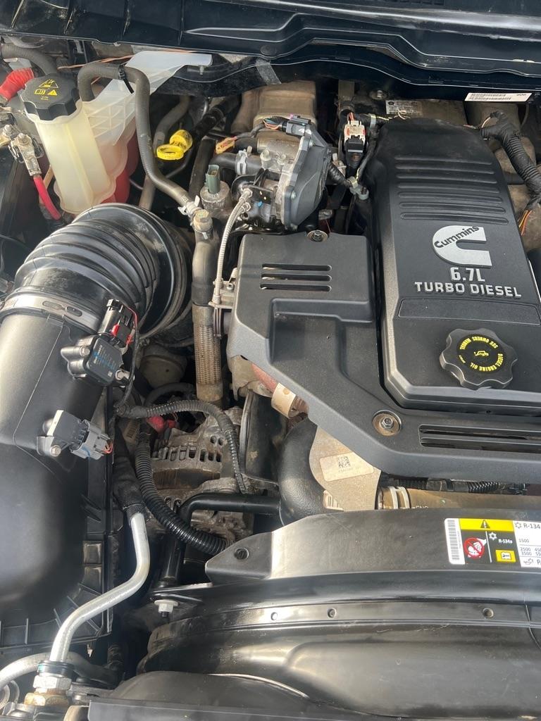 RAM 3500 4WD Mega Cab 160.5" Laramie 2015