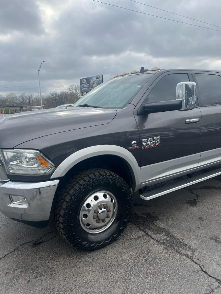 RAM 3500 4WD Mega Cab 160.5" Laramie 2015