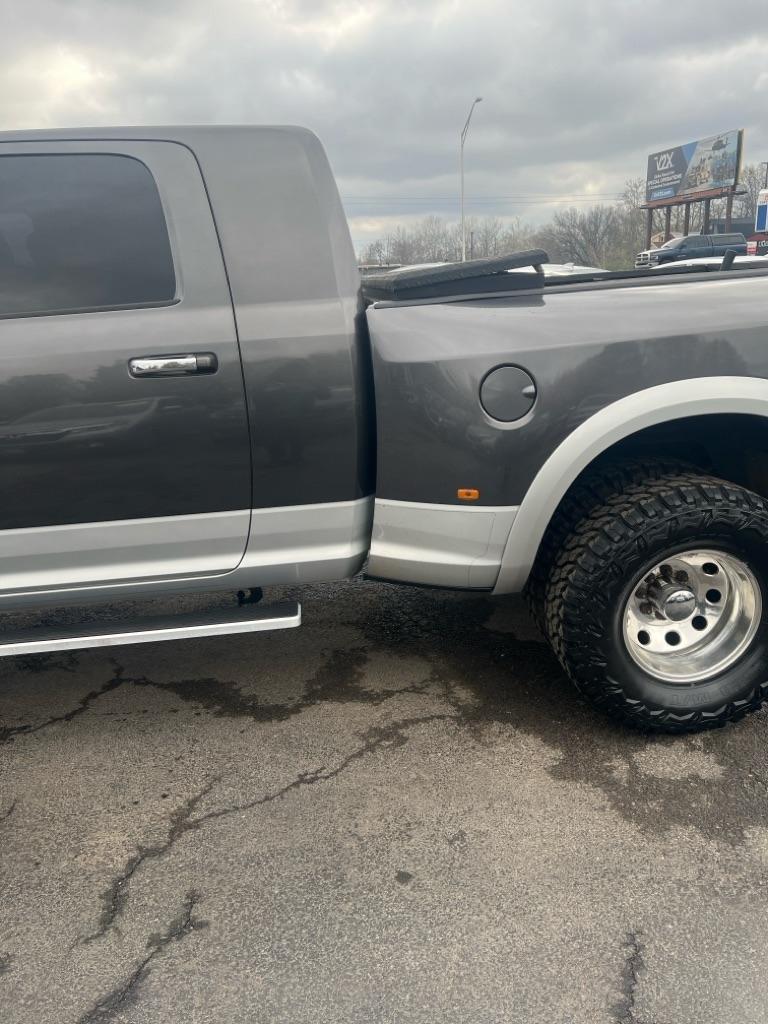 RAM 3500 4WD Mega Cab 160.5" Laramie 2015