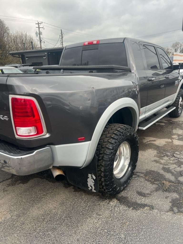 RAM 3500 4WD Mega Cab 160.5" Laramie 2015