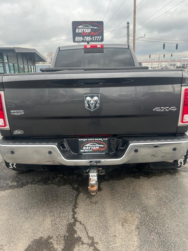 RAM 3500 4WD Mega Cab 160.5" Laramie 2015