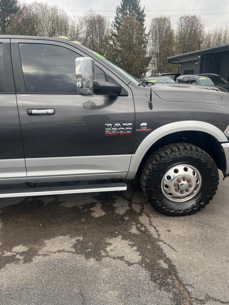 RAM 3500 4WD Mega Cab 160.5" Laramie 2015