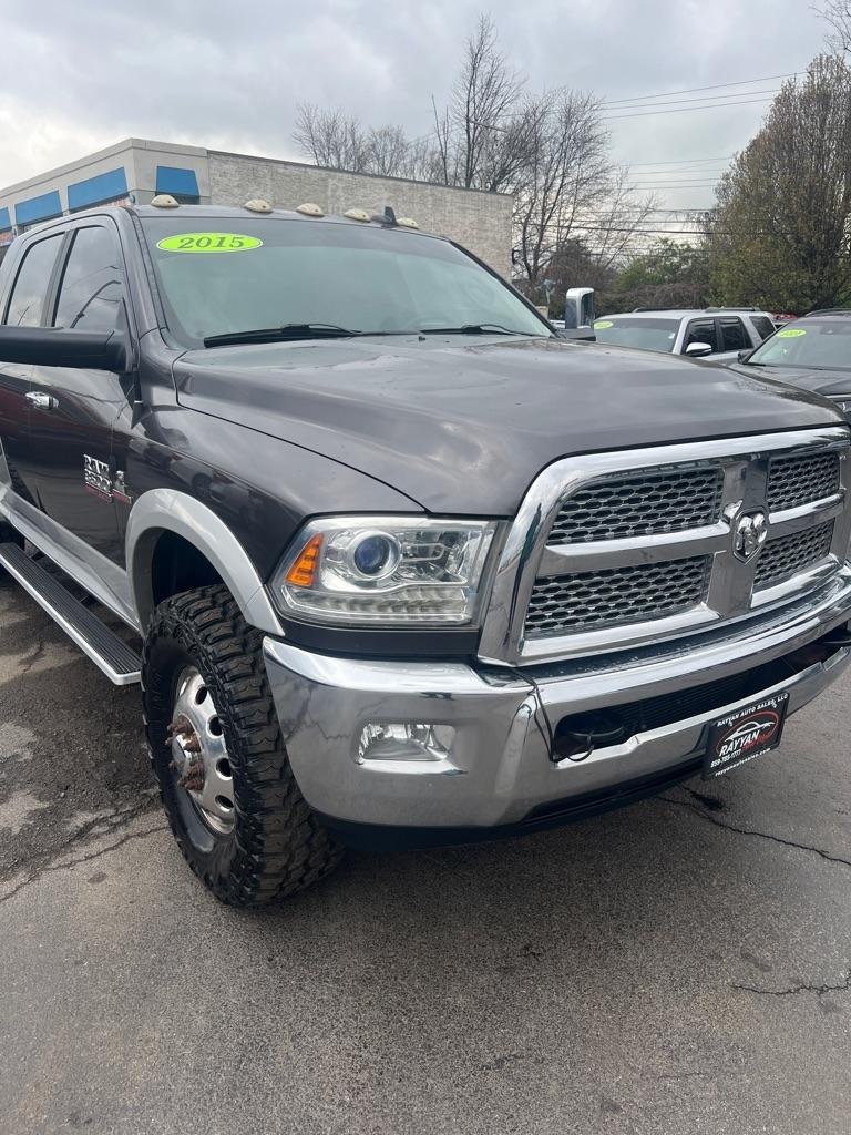 RAM 3500 4WD Mega Cab 160.5" Laramie 2015