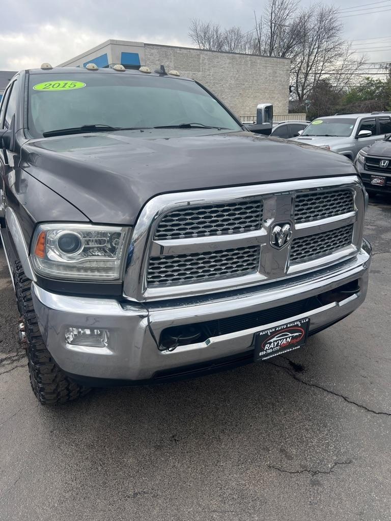 RAM 3500 4WD Mega Cab 160.5" Laramie 2015