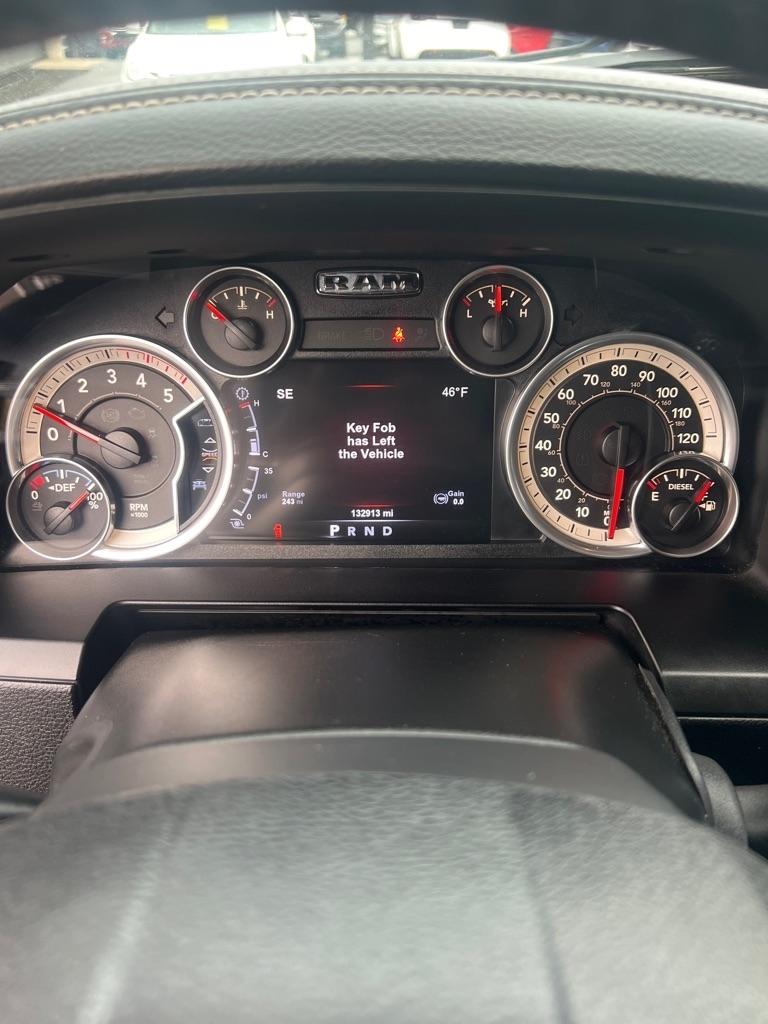 RAM 3500 4WD Mega Cab 160.5" Laramie 2015