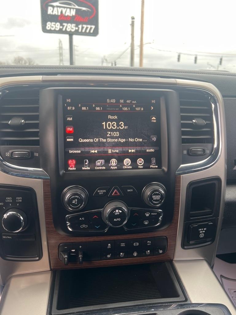 RAM 3500 4WD Mega Cab 160.5" Laramie 2015