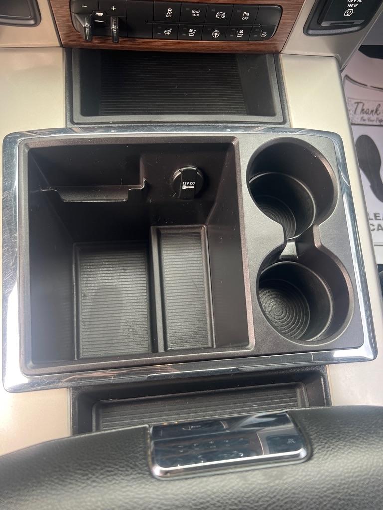 RAM 3500 4WD Mega Cab 160.5" Laramie 2015