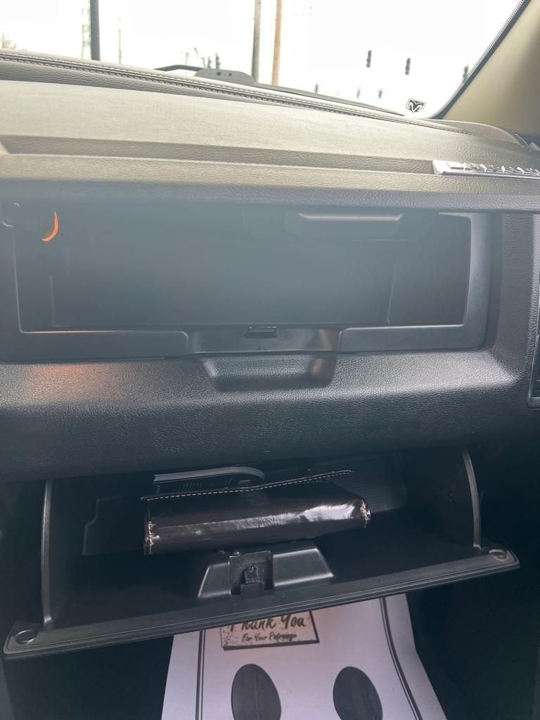 RAM 3500 4WD Mega Cab 160.5" Laramie 2015