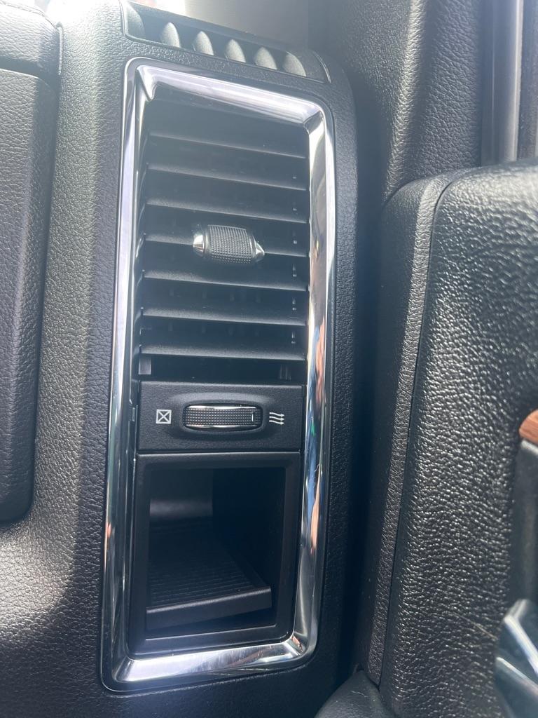 RAM 3500 4WD Mega Cab 160.5" Laramie 2015