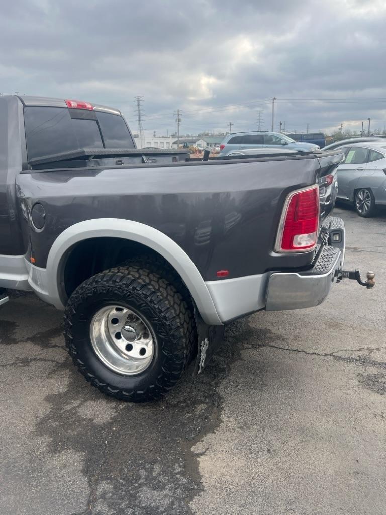 RAM 3500 4WD Mega Cab 160.5" Laramie 2015