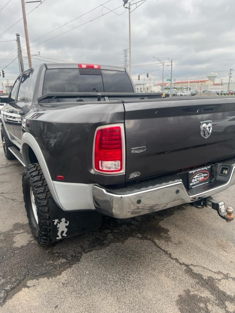 RAM 3500 4WD Mega Cab 160.5" Laramie 2015