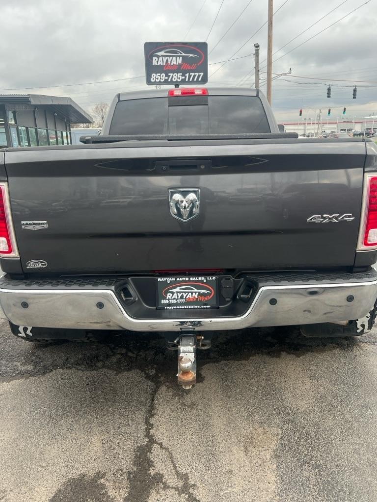 RAM 3500 4WD Mega Cab 160.5" Laramie 2015