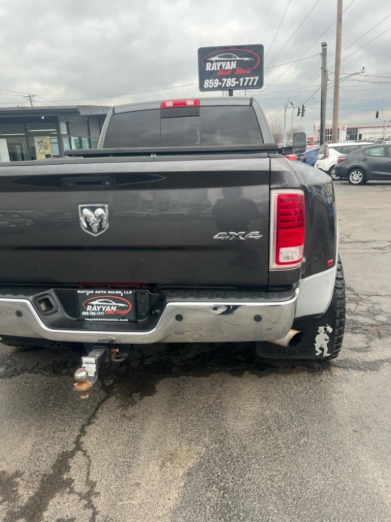 RAM 3500 4WD Mega Cab 160.5" Laramie 2015