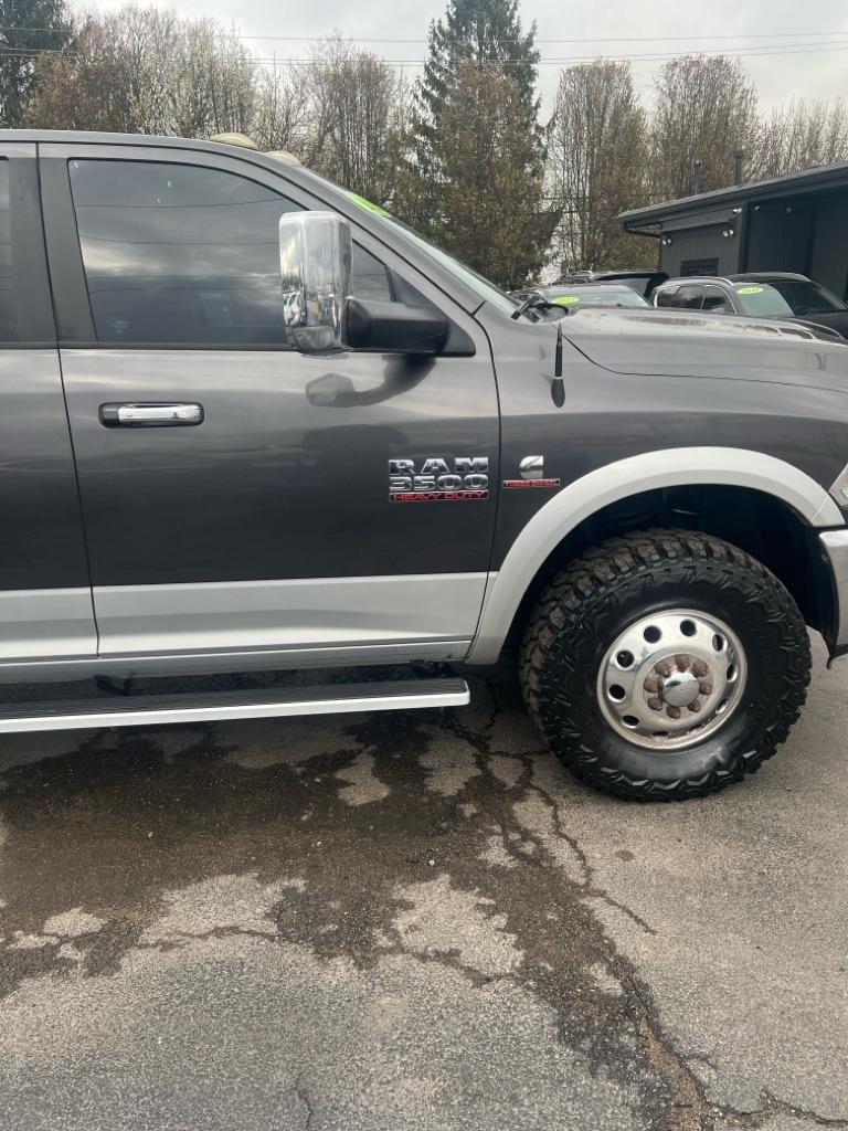 RAM 3500 4WD Mega Cab 160.5" Laramie 2015