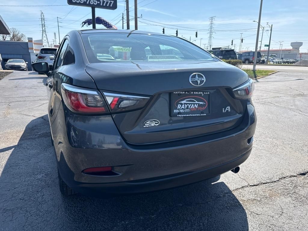 Scion iA 4dr Sdn Man (Natl) 2016