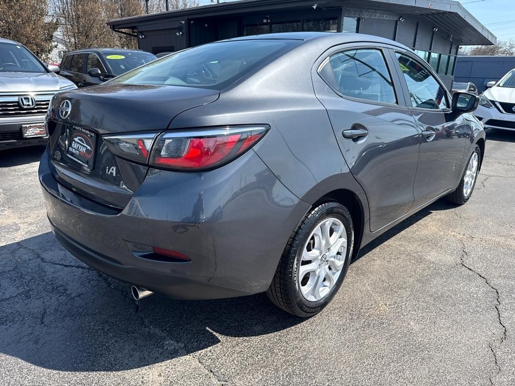 Scion iA 4dr Sdn Man (Natl) 2016