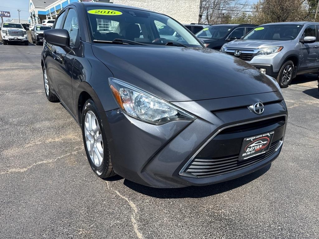 Scion iA 4dr Sdn Man (Natl) 2016